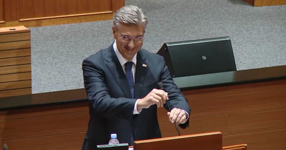HDZ: Pogledajte kako je premijer reagirao na infantilnu provokaciju Mostovih mališana