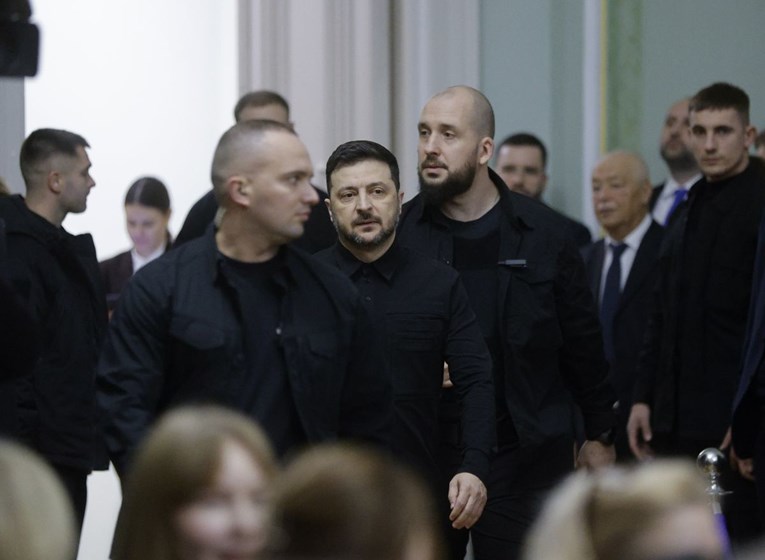 Kijev: Činimo sve da organiziramo sastanak Putina i Zelenskog, no šanse su male