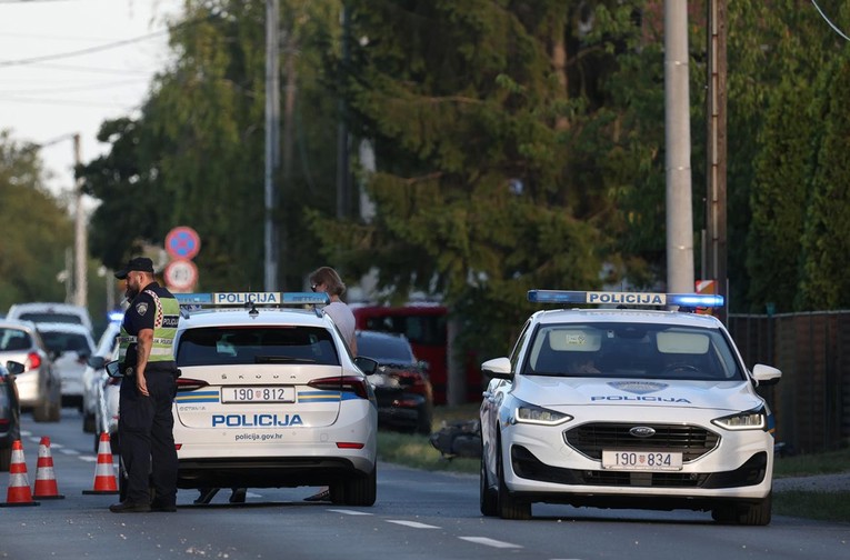 Pijani 25-godišnjak bez dozvole izazvao sudar, ozlijedio ženu i pobjegao. Uhićen je