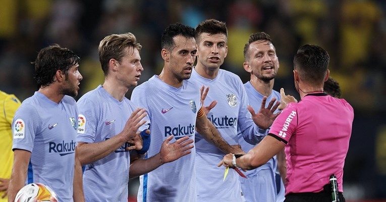CADIZ - BARCELONA 0:0 Novo razočaranje za Barcu, isključeni Koeman i Frenkie de Jong