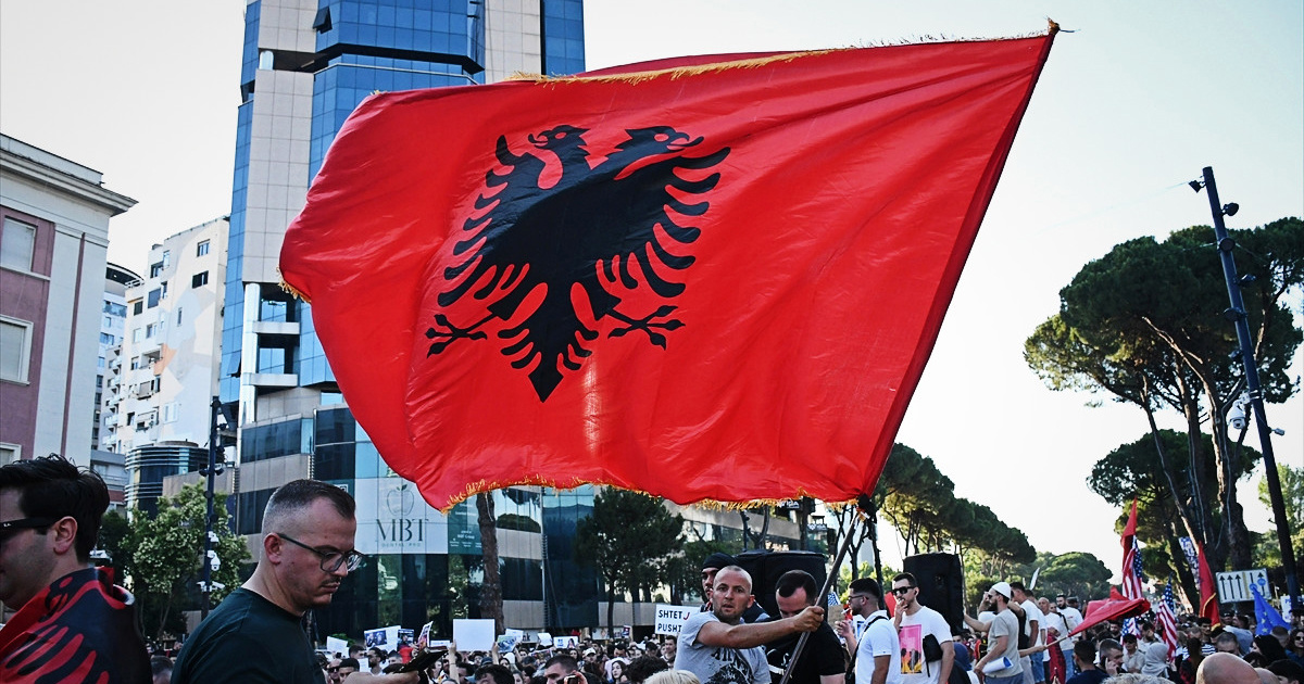 Masovni prosvjedi u Albaniji i deseti dan zbog luksuznog projekta Trumpovog zeta