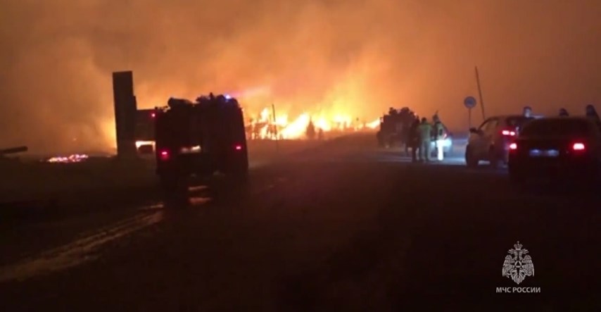 VIDEO Veliki požar na ruskom Uralu: Izgorjelo 178 zgrada, jedna osoba poginula