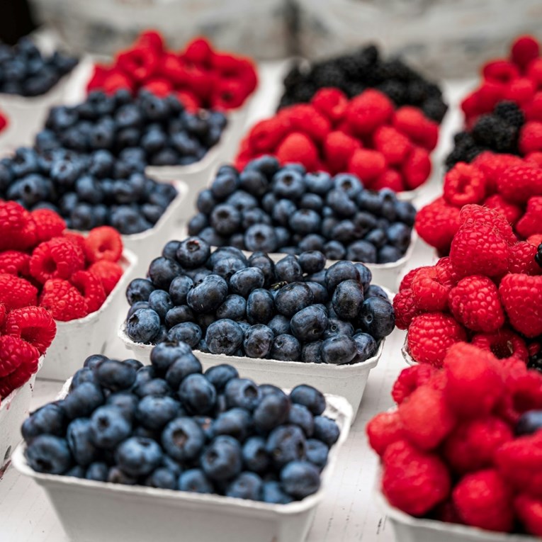 Jako volite bobičasto voće? Otkrivamo zašto ga nije dobro jesti baš svaki dan