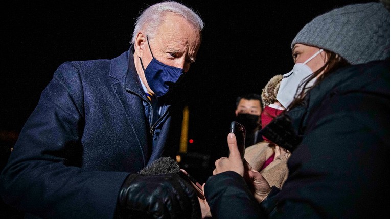 Biden na prvom službenom putovanju, obećao ubrzanje cijepljenja