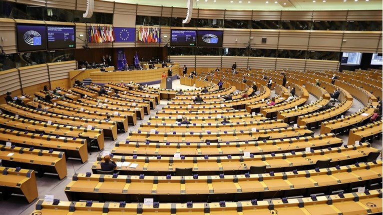 Europski parlament potvrdio trgovinski sporazum o Brexitu