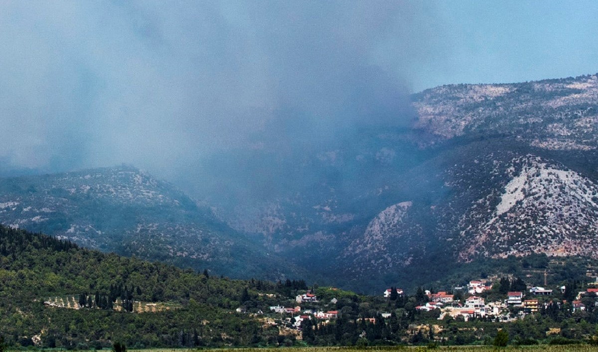 Ogromni požari u Hercegovini, Dodik ne želi dati helikoptere za gašenje