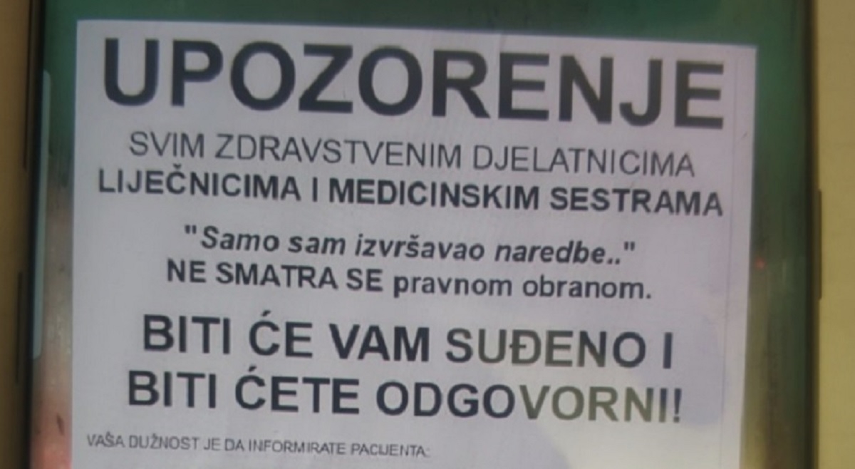 Antivakserski plakati u Rijeci: "PCR testovi su kancerogeni, cjepivo uzrokuje smrt"