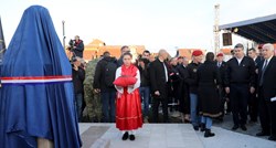 U Vukovaru otkriven spomenik Kati Šoljić, u ratu joj ubijena četiri sina