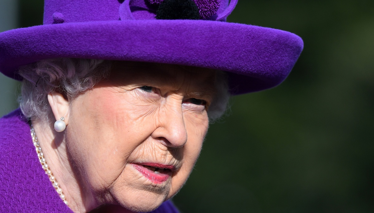 Kraljica i princ Harry su pričali dva sata prije sastanka, Meghan nisu uključili