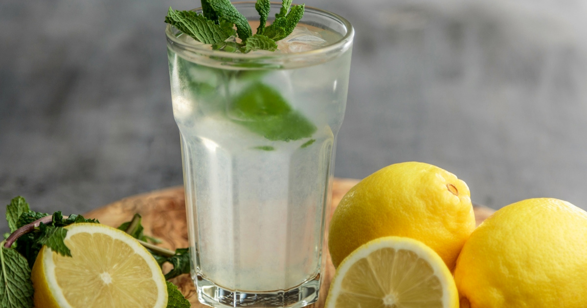 Što se događa s vašim tijelom kada pijete vodu s limunom baš svaki dan