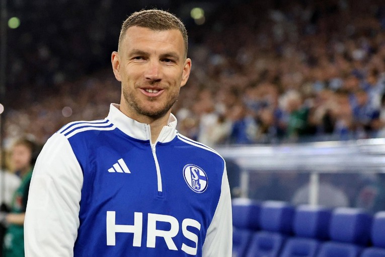 Džeko se oglasio nakon titule Schalkea. Javio se bivši igrač Dinama: Hajde još godinu