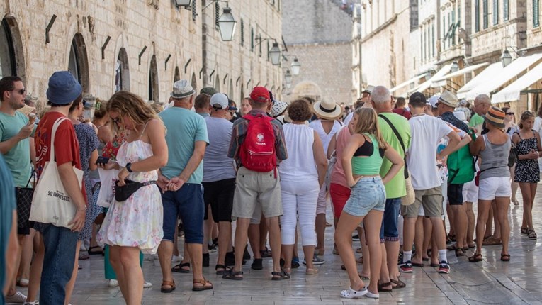 U Hrvatskoj ove godine do sada ostvareno više od 82 milijuna noćenja