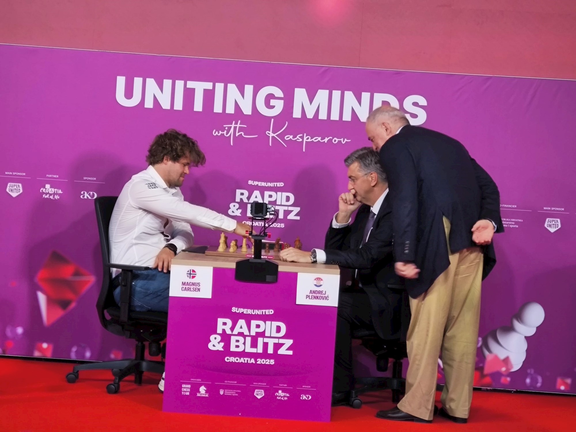 Plenković igrao protiv najboljeg šahista svijeta (pomagao mu je Kasparov)