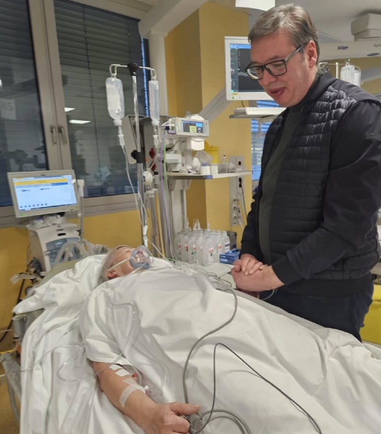 Vučić se slikao sa zastupnicom za koju Brnabić tvrdi da se bori za život