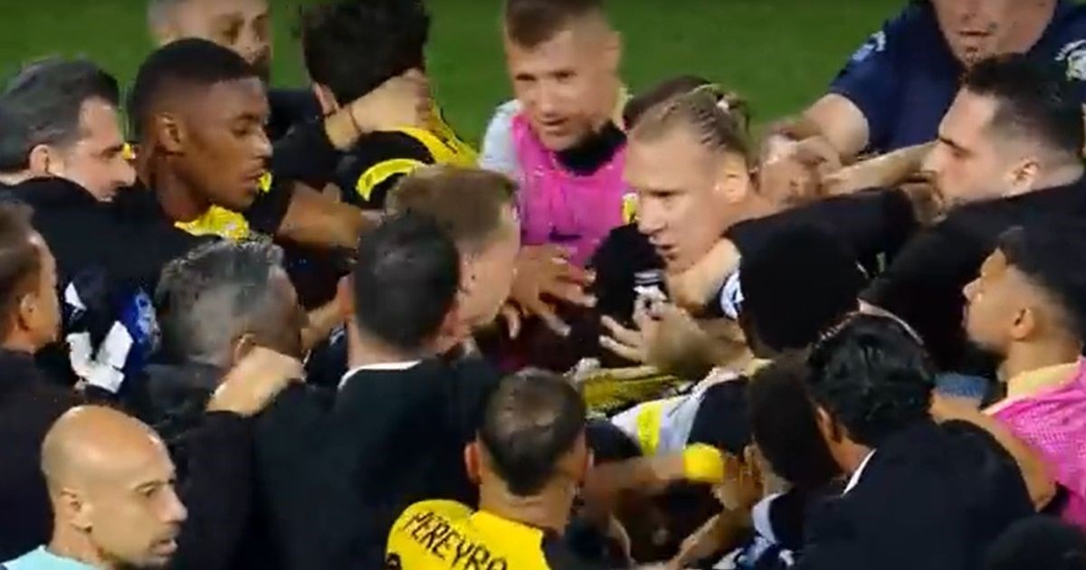 VIDEO Vida izgubio živce u derbiju. Suigrači su ga morali držati