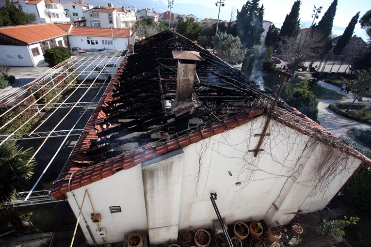 Policija otkrila kako je izgorjela škola u Kaštelima, šteta je ogromna