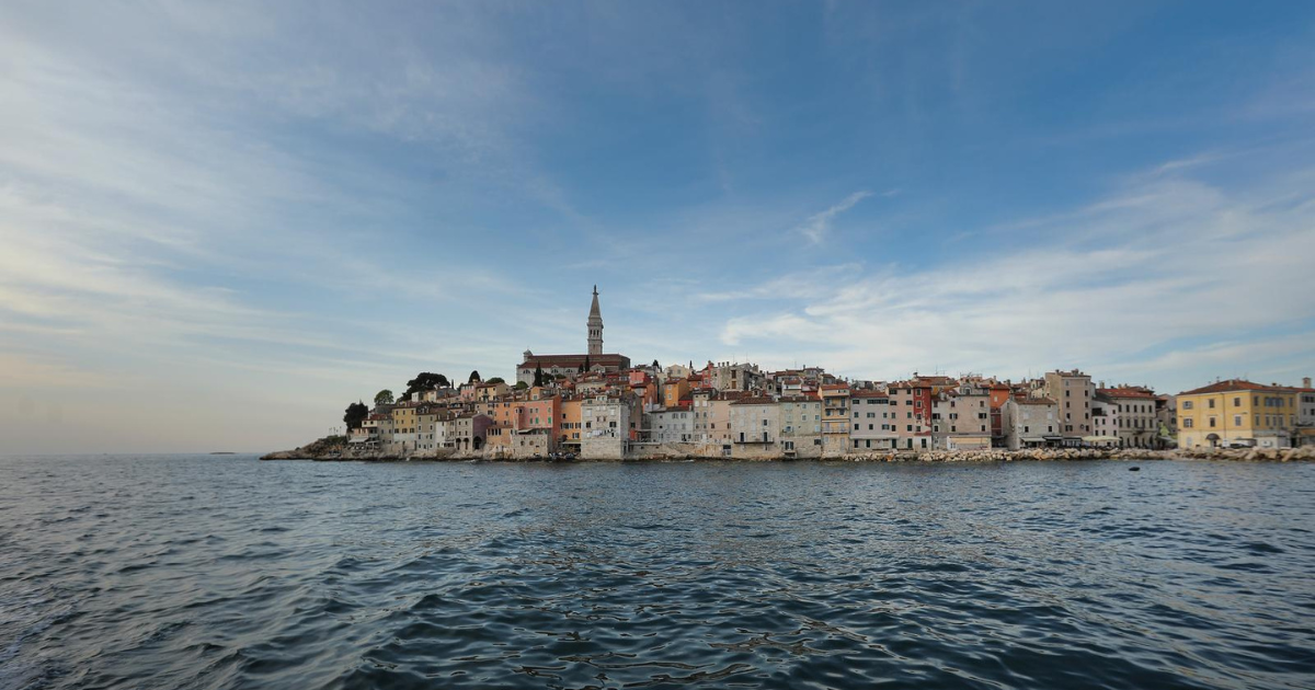 Poznati portal o putovanjima nahvalio dva hrvatska grada: "Bolji od Saint-Tropeza"