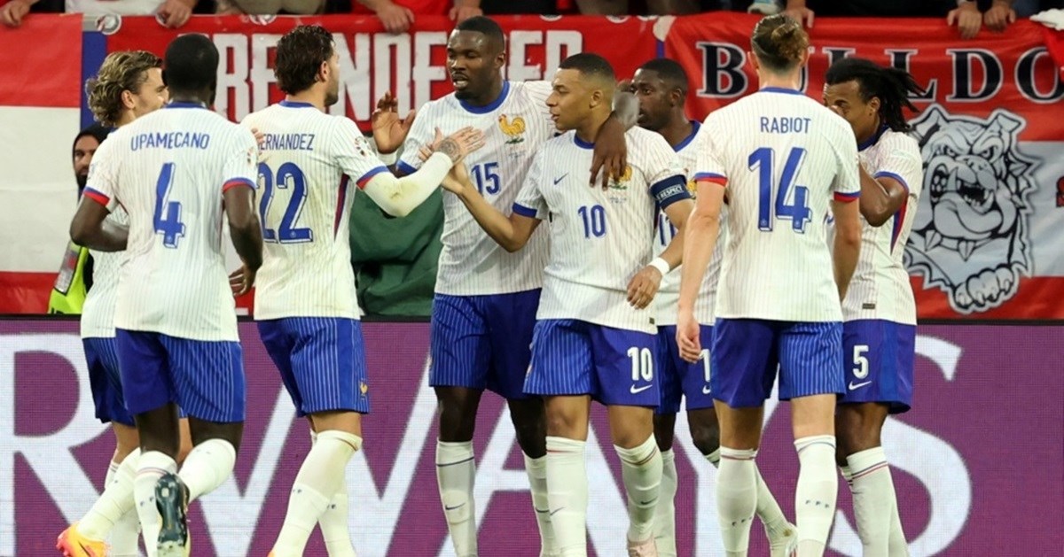 AUSTRIJA - FRANCUSKA 0:1 Francuska pobijedila autogolom, Mbappe se ozlijedio