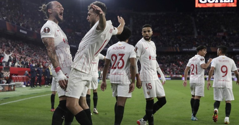 Sevilla pobijedila West Ham. Rakitić gledao s klupe, Vlašić promašivao