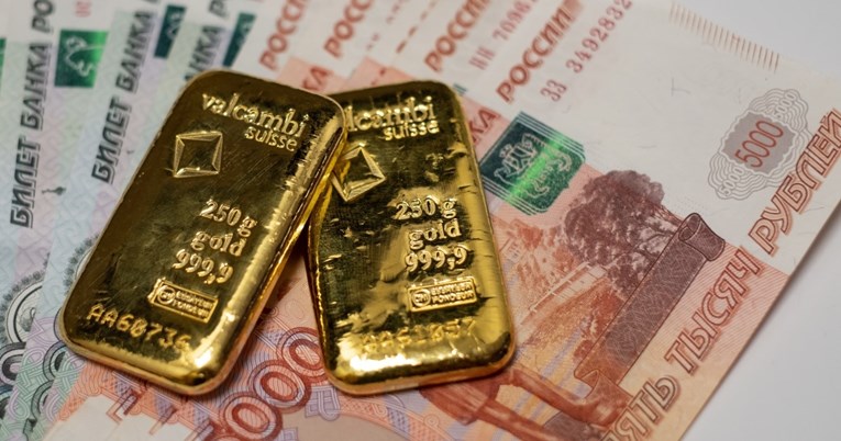 Analitičar: Američka zabrana uvoza ruskog zlata ojačat će rubalj