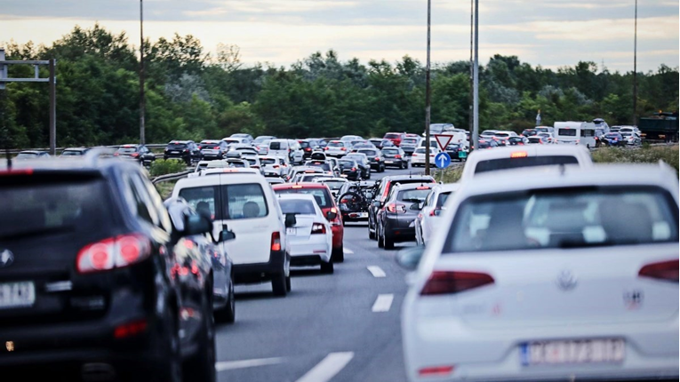 Kolona na A2 između Zaprešića i Zagreba zapad, gust promet na zagrebačkoj obilaznici