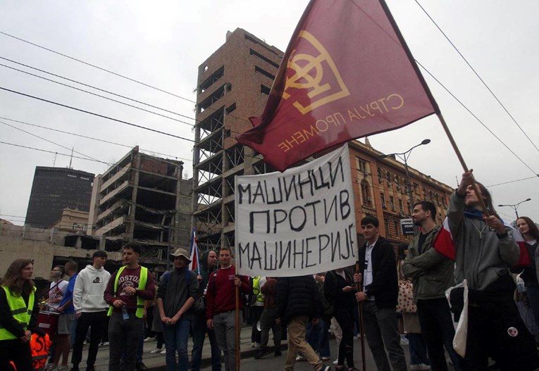 Vučićevci ruše Generalštab u korist Trumpa. Studenti: Branit ćemo ga svojim tijelima