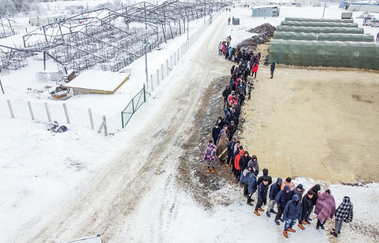 Gradonačelnik Bihaća ne želi migrante u kampu koji je opremila Europska unija