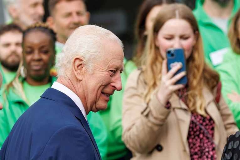 Charles na novoj kraljevskoj fotografiji pozira u kiltu od tartana nazvanom po njemu