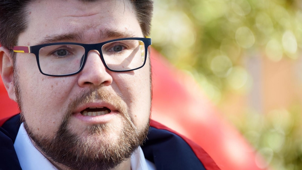 Grbin vrbuje bivše članove da se vrate u SDP? "Glave su se ohladile"
