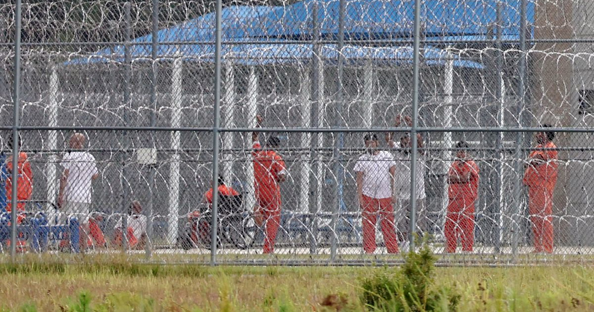 Stotine Južnokorejaca potjerane iz SAD-a jer su imali "pogrešne vize"