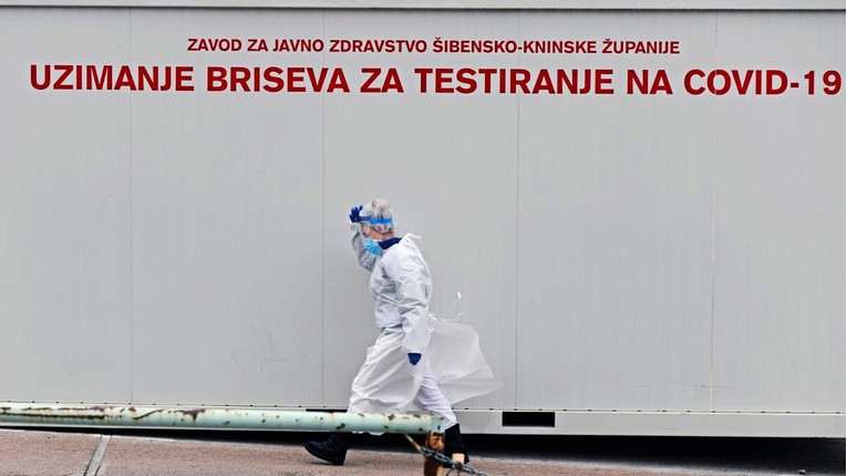 Stožer: 1654 nova slučaja, umrle četiri osobe