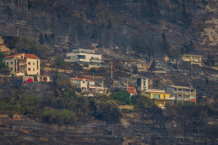 Vlada pomaže Omišu nakon požara, kreće procjena štete