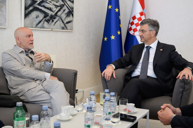 Plenković primio Johna Malkovicha: "Drago mi je što njeguje hrvatske korijene"