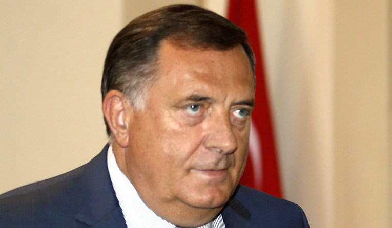 EU razmatra uvođenje zabrane ulaska Dodiku