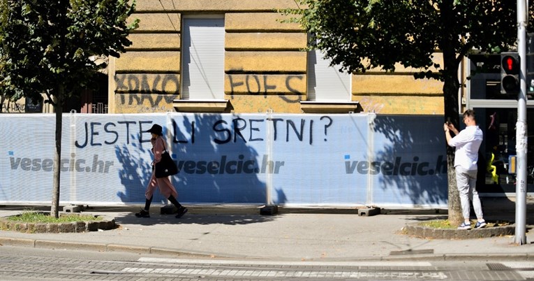 Zanimljiv grafit u Zagrebu privukao pažnju prolaznika. Koji je vaš odgovor?