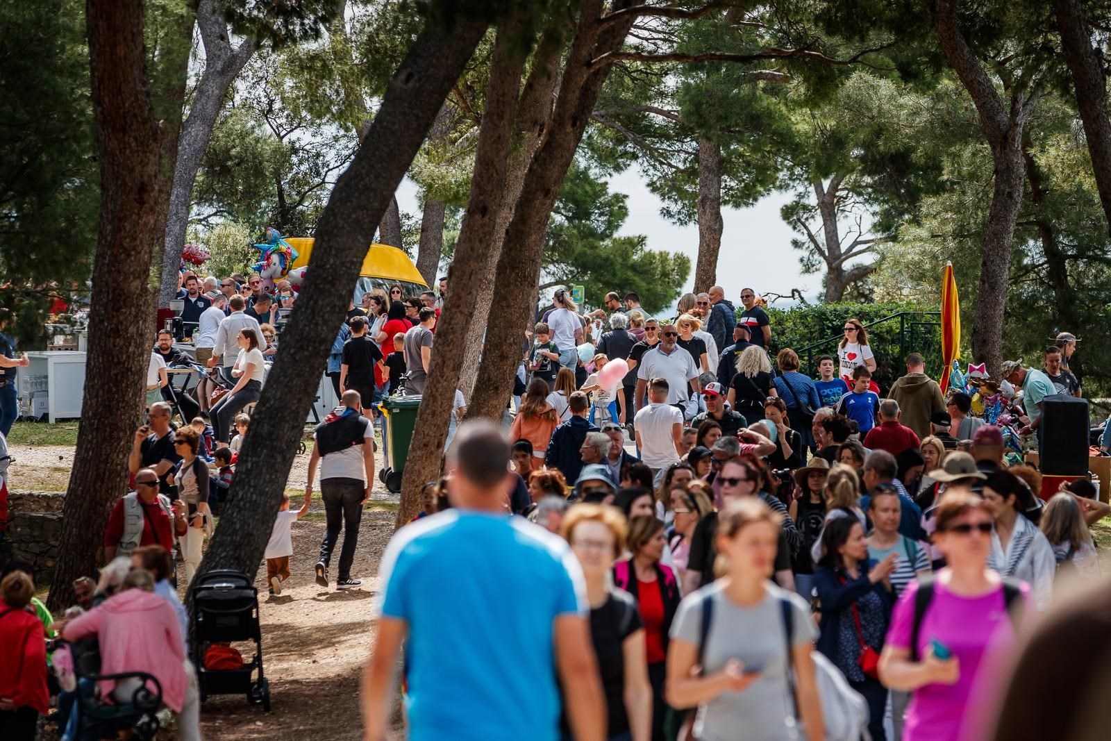 Na Praznik rada u Splitu će se dijeliti grah na Marjanu, dolazi Amira Medunjanin