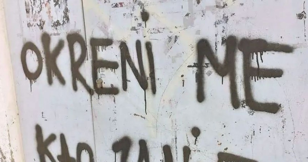 "Ovdje vlada poseban tip romantike": Grafit u Dalmaciji nasmijao ekipu na Fejsu