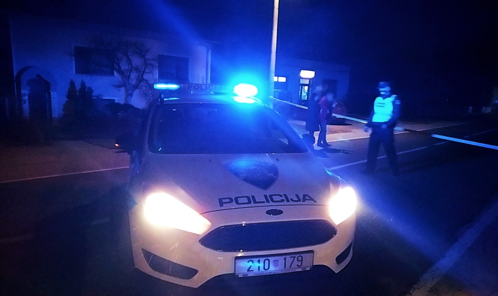 Nesreća u Međimurju, auto sletio i zabio se u ogradu kuće. Vozač na mjestu poginuo