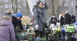 Ukrajinci masovno pripremaju Molotovljeve koktele. Pogledajte fotografije