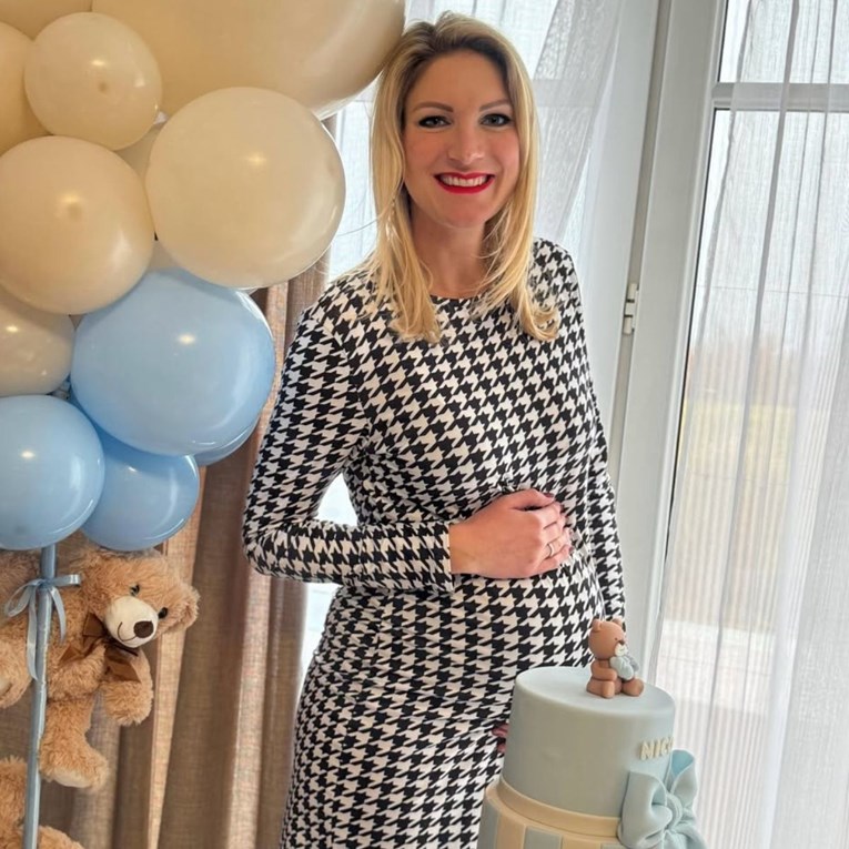 Daria Kinzer je trudna