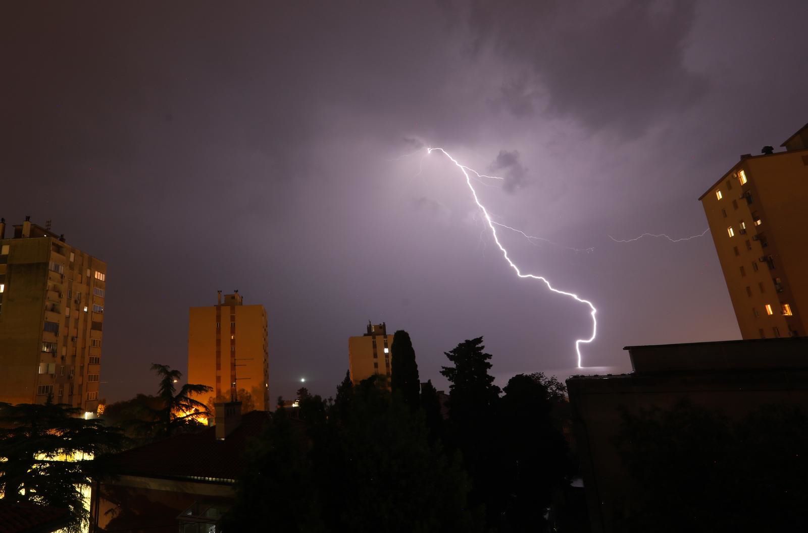 Danas do 35 stupnjeva, a već sutra stižu pljuskovi i grmljavina
