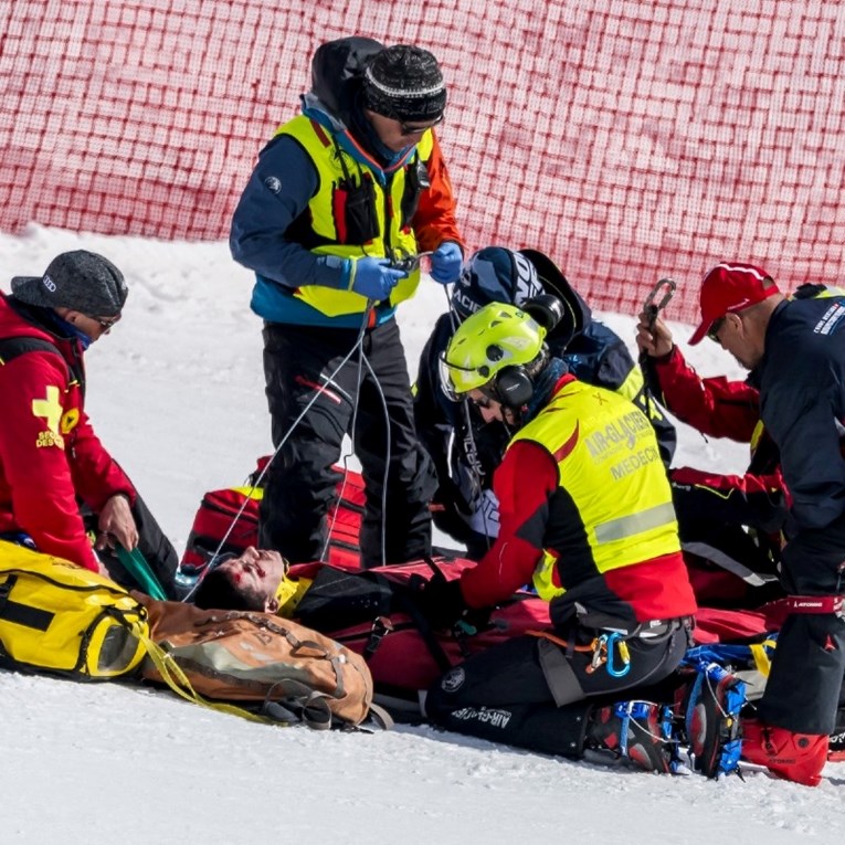 Sin legendarnog skijaša doživio tešku nesreću. Helikopterom su ga prebacili u bolnicu