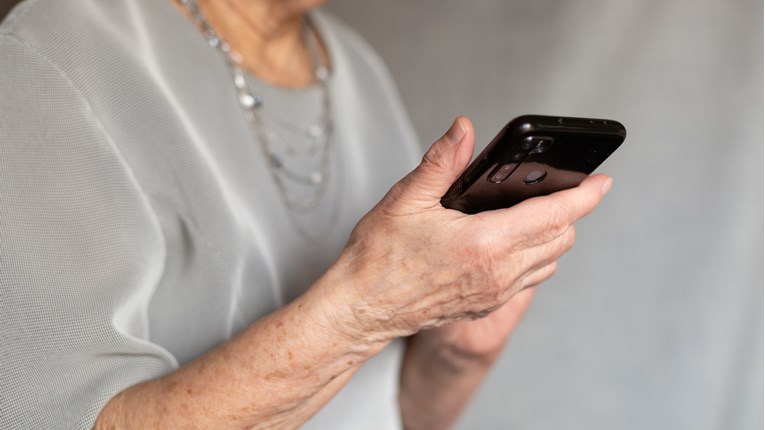 Osječanka (73) instalirala aplikacije na mobitel i ostala bez 60 tisuća eura