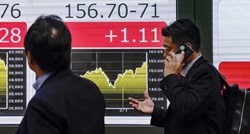 Azijske burze porasle, dolar oštro pao