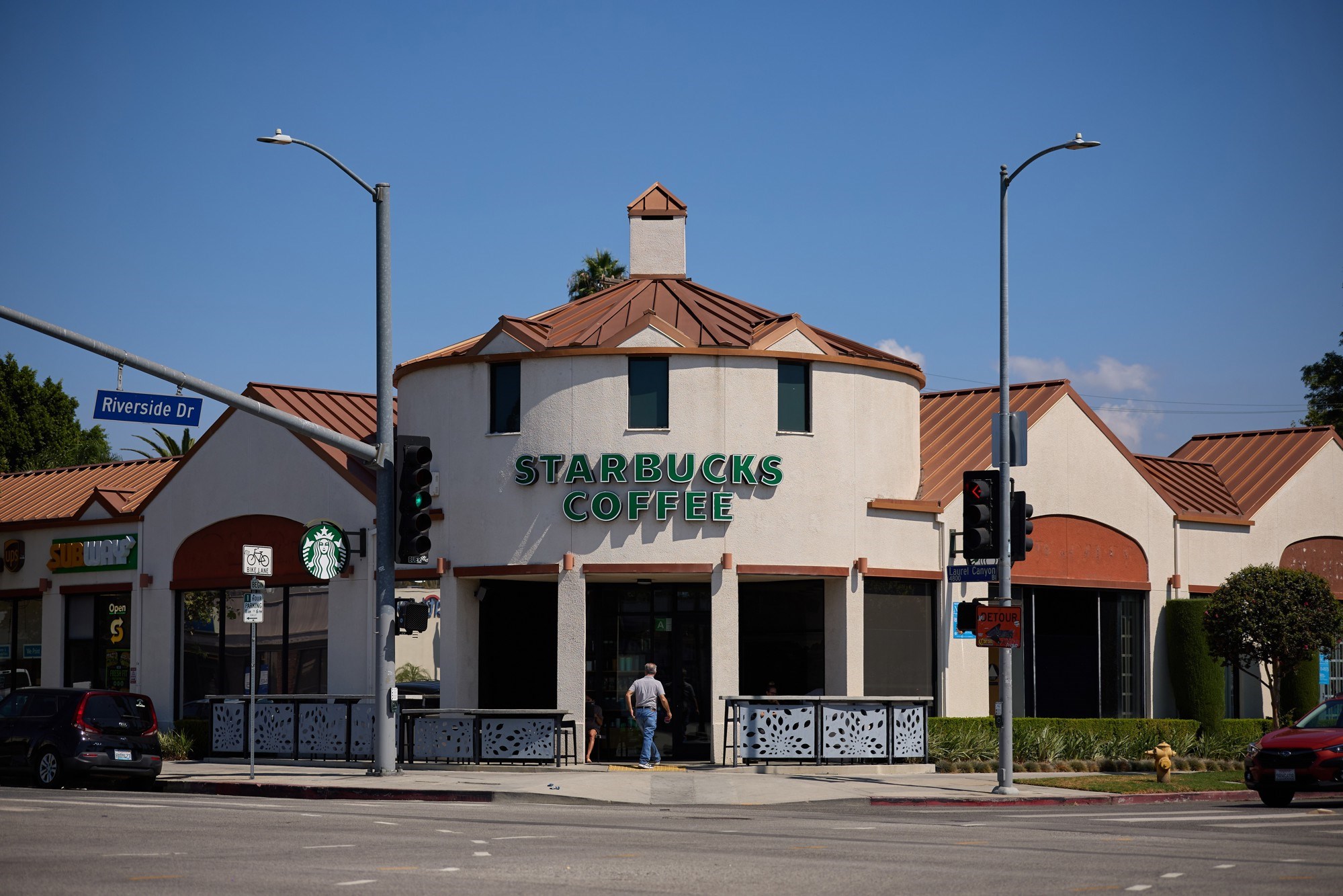 Starbucks zatvara stotine kafića u američkim gradovima