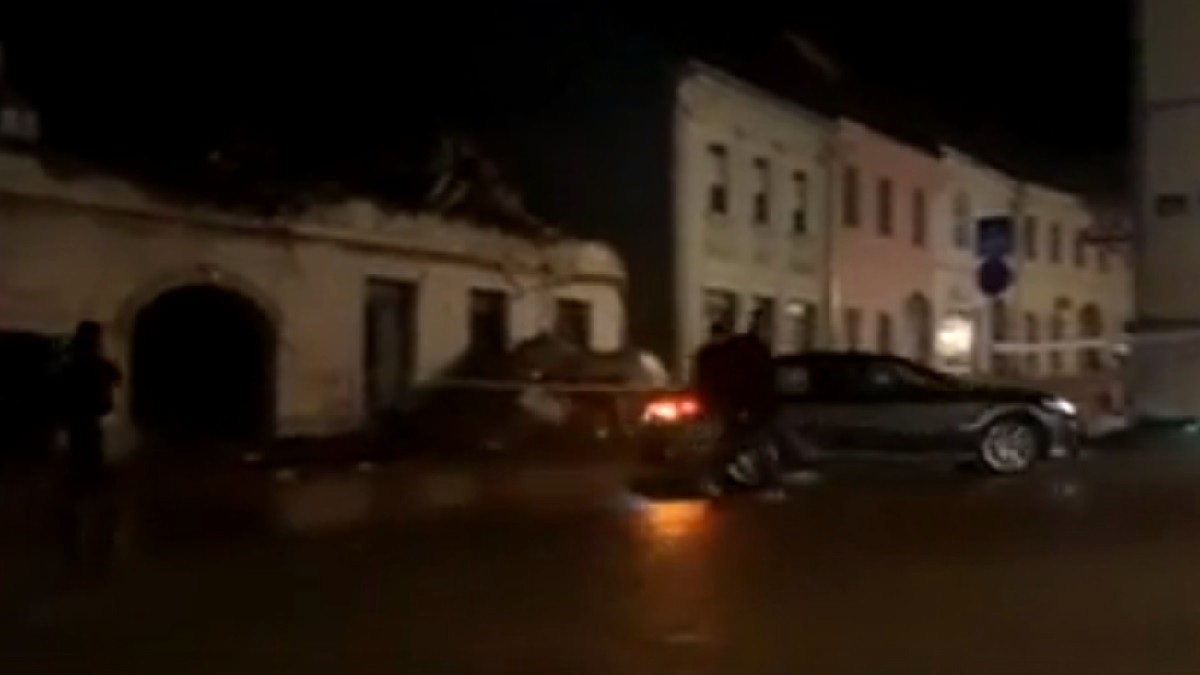Razbio rampu u centru Petrinje pa bježao policiji: "Zapovijedam vam, ugasite vozilo"