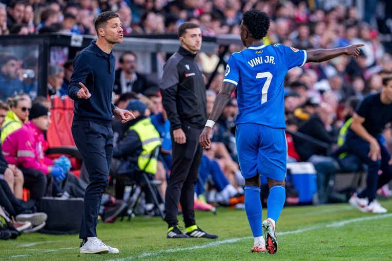 As: Xabi je usred priča o pobuni igrača učinio ono što nikada ne radi