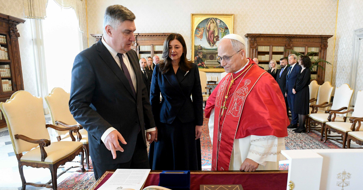 Sanja Musić Milanović za susret s papom Lavom odjenula maksi suknju i sako