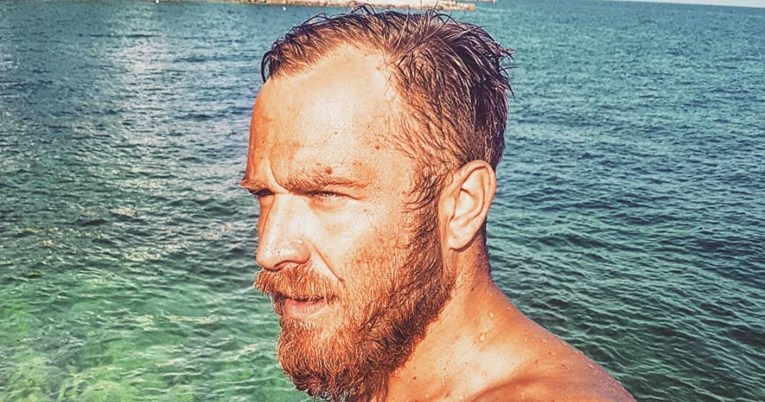 Ivan Pažanin pozirao bez majice i pokazao istetovirano tijelo