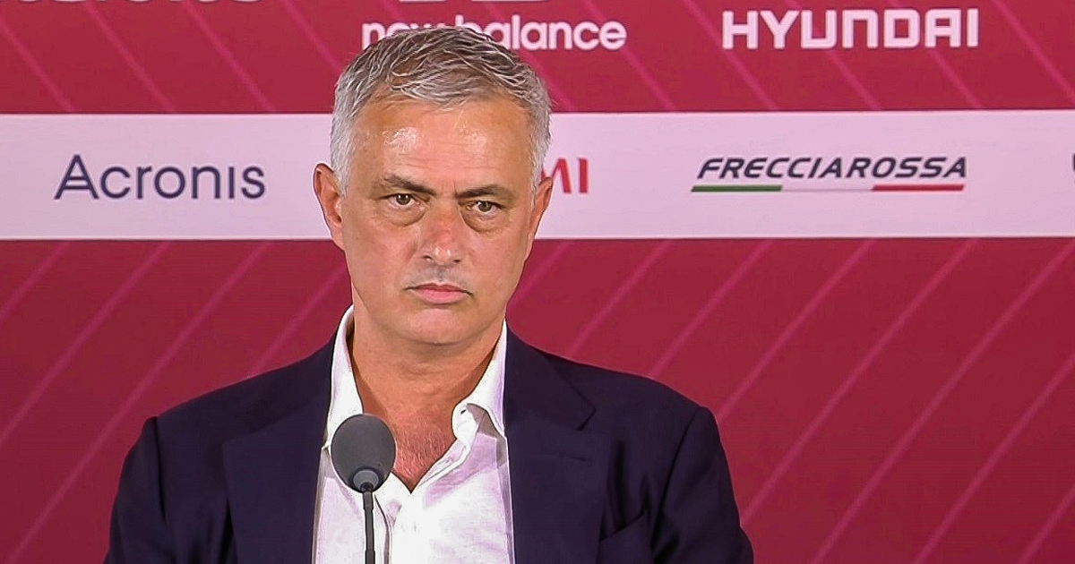 VIDEO Mourinho napravio šou tijekom konferencije za medije, novinari ostali u čudu